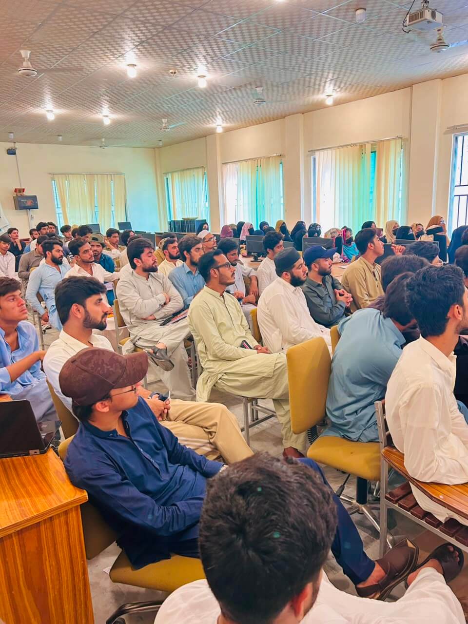 Hunar Tehreek training class in session — photo 15